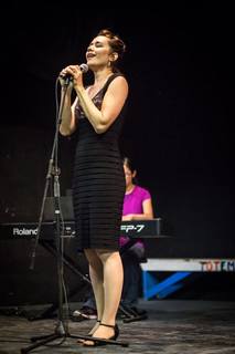 Elizabeth Zharoff feet photo 14