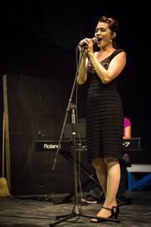 Elizabeth Zharoff feet photo 13