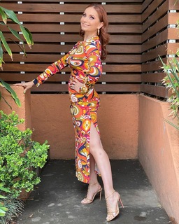 Elizabeth Álvarez feet photo 3