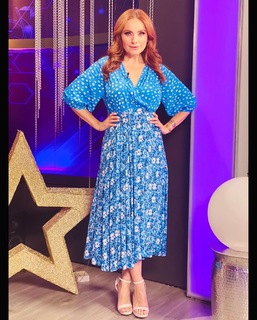 Elizabeth Álvarez feet photo 19