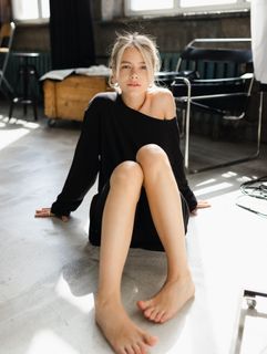 Elizaveta Kononova feet photo 1