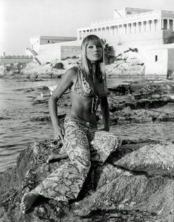 Elke Sommer feet photo thumbnail