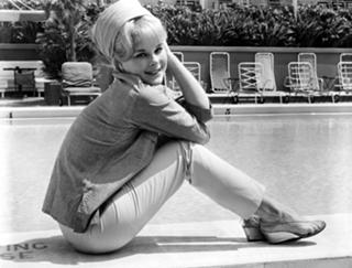 Elke Sommer feet photo thumbnail