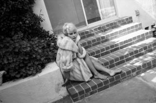 Elke Sommer feet photo thumbnail