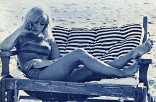 Elke Sommer feet photo thumbnail
