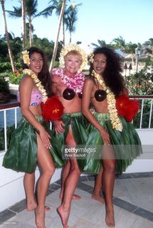 Elke Sommer feet photo thumbnail