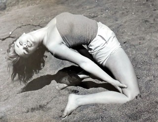 Elke Sommer feet photo thumbnail