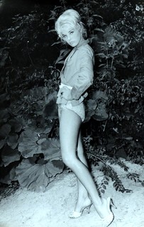 Elke Sommer feet photo thumbnail