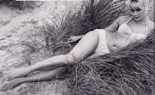 Elke Sommer feet photo thumbnail