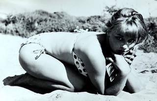 Elke Sommer feet photo thumbnail