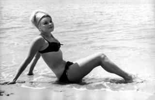 Elke Sommer feet photo thumbnail