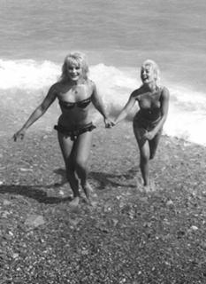 Elke Sommer feet photo thumbnail