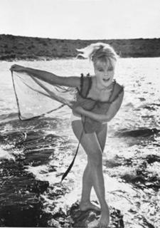 Elke Sommer feet photo thumbnail