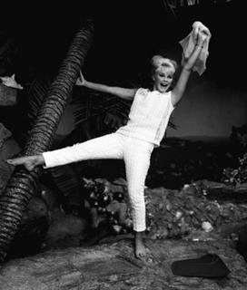 Elke Sommer feet photo thumbnail