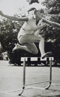 Elke Sommer feet photo thumbnail