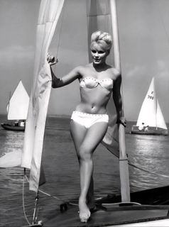 Elke Sommer feet photo 13