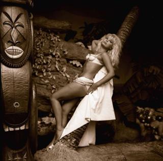 Elke Sommer feet photo thumbnail