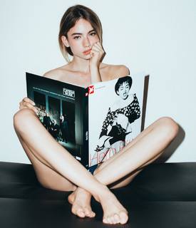 Ella Ayalon feet photo thumbnail