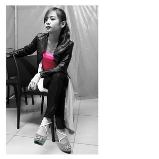 Ella Cruz feet photo 8