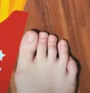 Ella Cruz feet photo 3