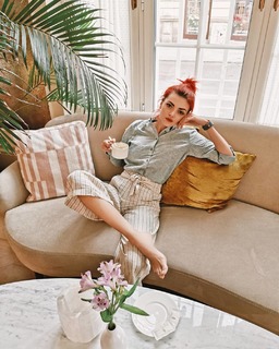 Ella Dvornik feet photo 1