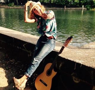 Ella Endlich feet photo 11