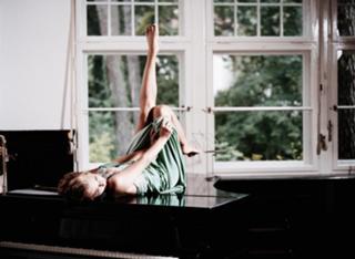 Ella Endlich feet photo 5