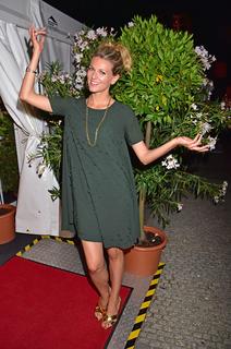 Ella Endlich feet photo 11