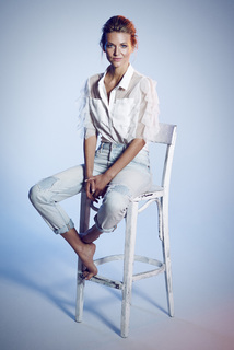 Ella Endlich feet photo 9