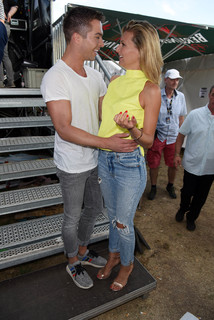 Ella Endlich feet photo 10