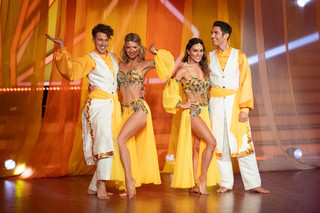 Ella Endlich feet photo 13