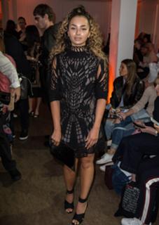 Ella Eyre feet photo 8
