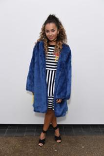 Ella Eyre feet photo 2