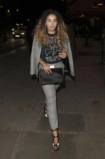 Ella Eyre feet photo 4
