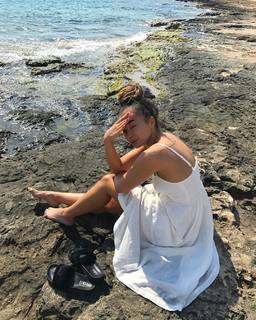 Ella Eyre feet photo 7