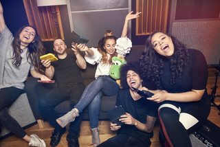 Ella Eyre feet photo 4