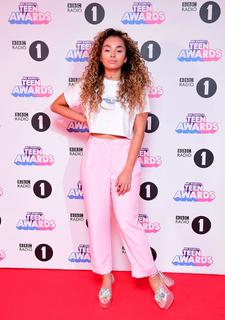 Ella Eyre feet photo 3