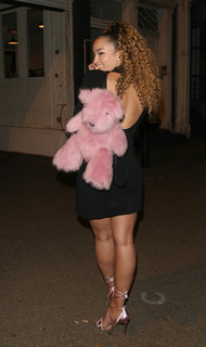Ella Eyre feet photo 16