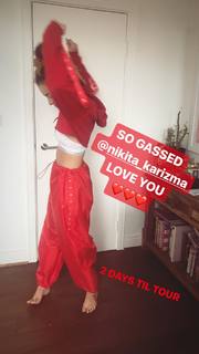 Ella Eyre feet photo 8