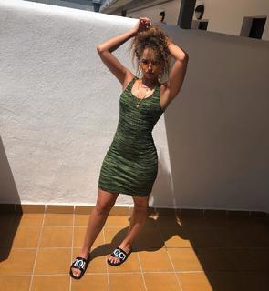 Ella Eyre feet photo 17