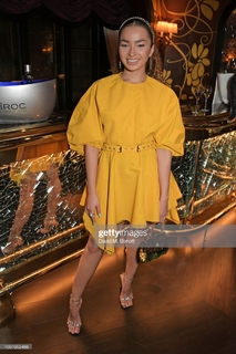 Ella Eyre feet photo 2