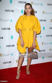 Ella Eyre feet photo 19