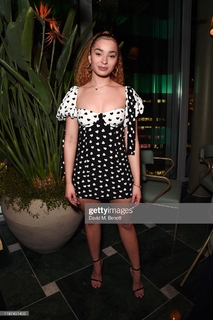 Ella Eyre feet photo 13