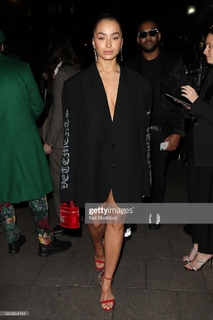 Ella Eyre feet photo 6