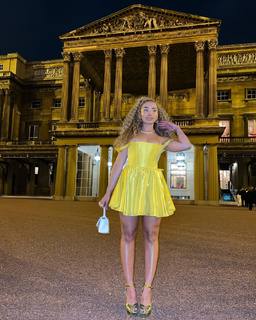 Ella Eyre feet photo 9