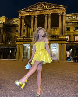 Ella Eyre feet photo 8
