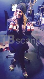 Ella Henderson feet photo 1