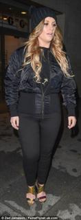 Ella Henderson feet photo 18