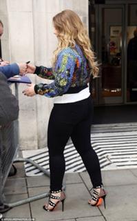 Ella Henderson feet photo 10