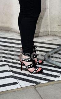 Ella Henderson feet photo 9